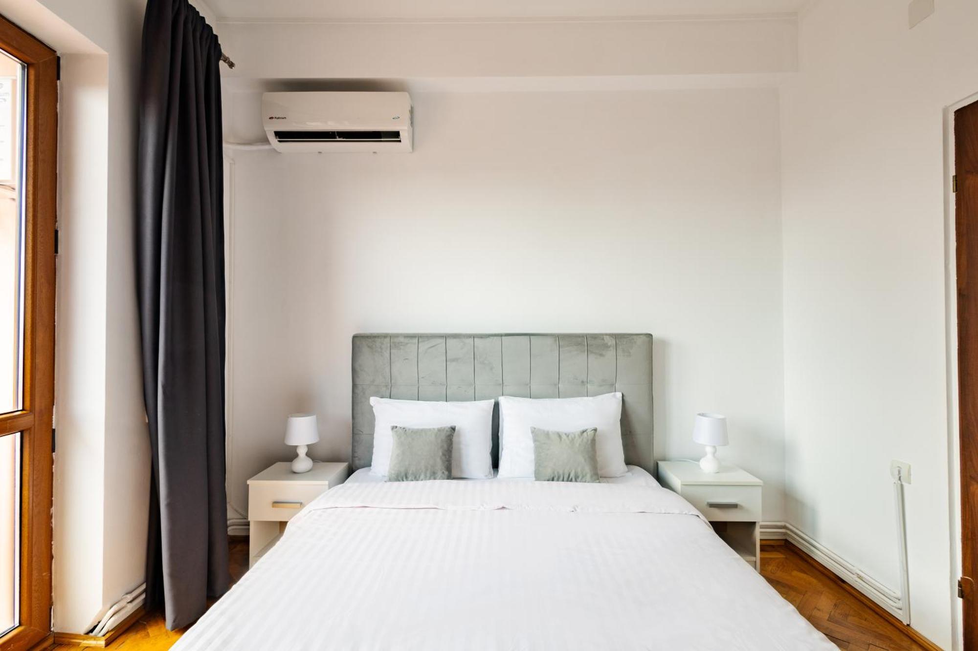 Downtown Victoria Apartments By Citybookings Bucarest Exterior foto